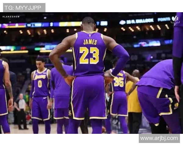 圣诞大战精彩上演鹈鹕与热火激烈对决引发球迷热议 圣诞大战精彩上演鹈鹕与热火激烈对决引发球迷热议